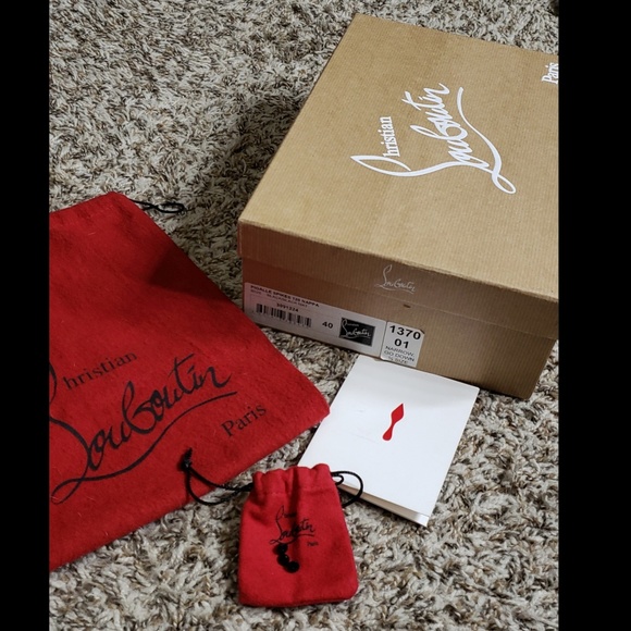 AUTHENTIC Christian Louboutin Pigelle Spikes 9/40 - Picture 2 of 8